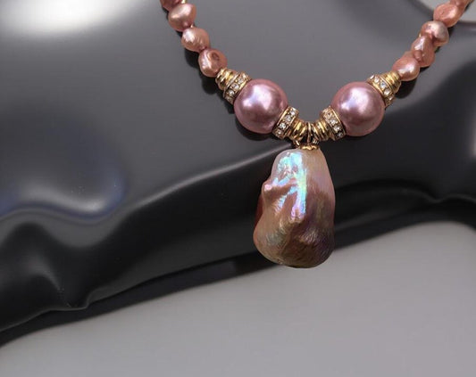 Baroque Pearl pendant necklace