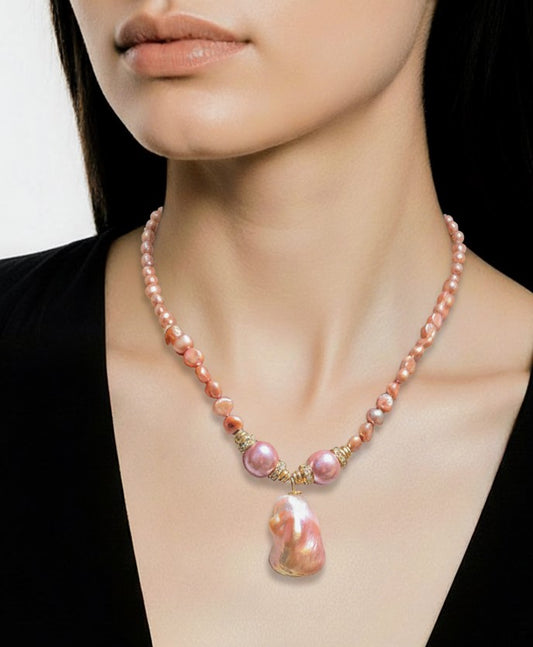 Baroque Pearl pendant necklace