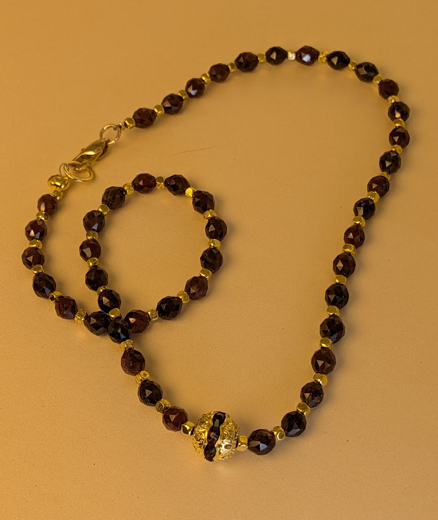 Faceted Garnet & Gold Statement Necklace – Deep Wine Red Gemstones