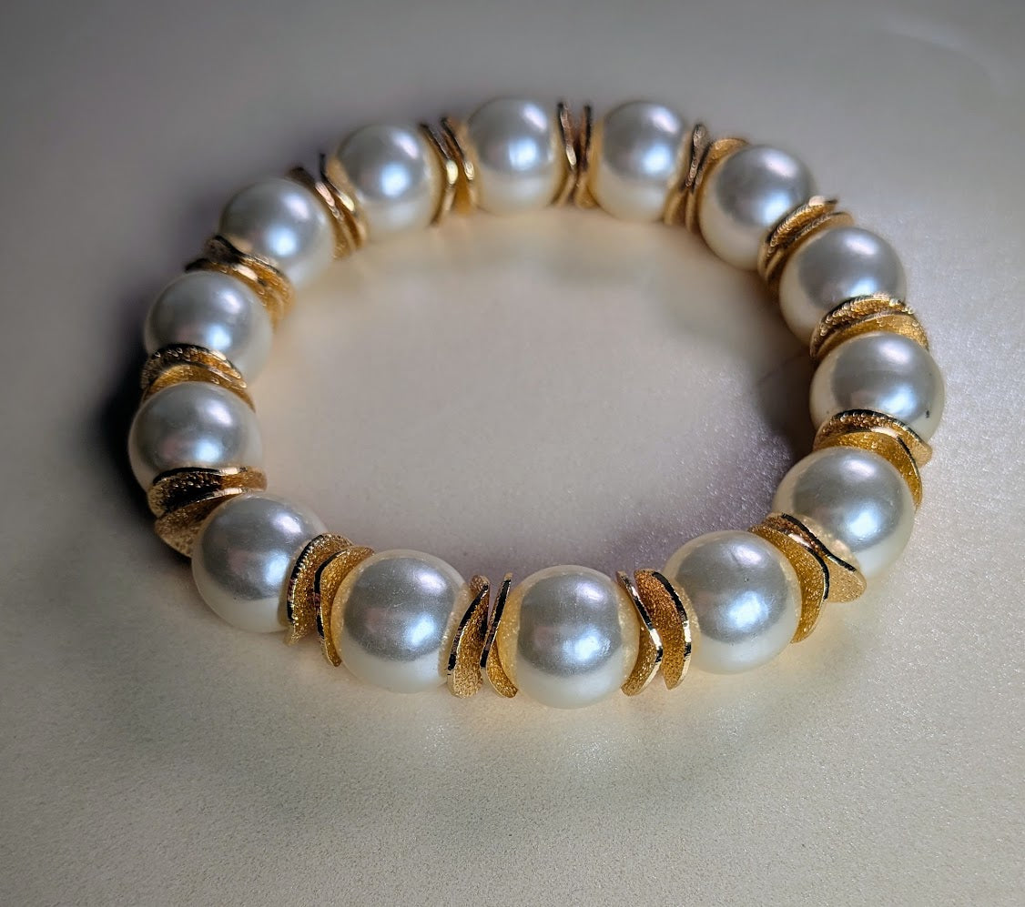 Pearl & Gold Elegance Stretch Bracelet